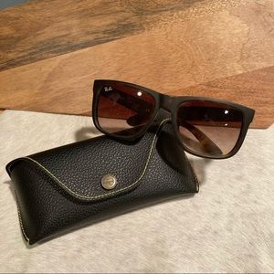 RAY BAN Wayfarers Tortoise
